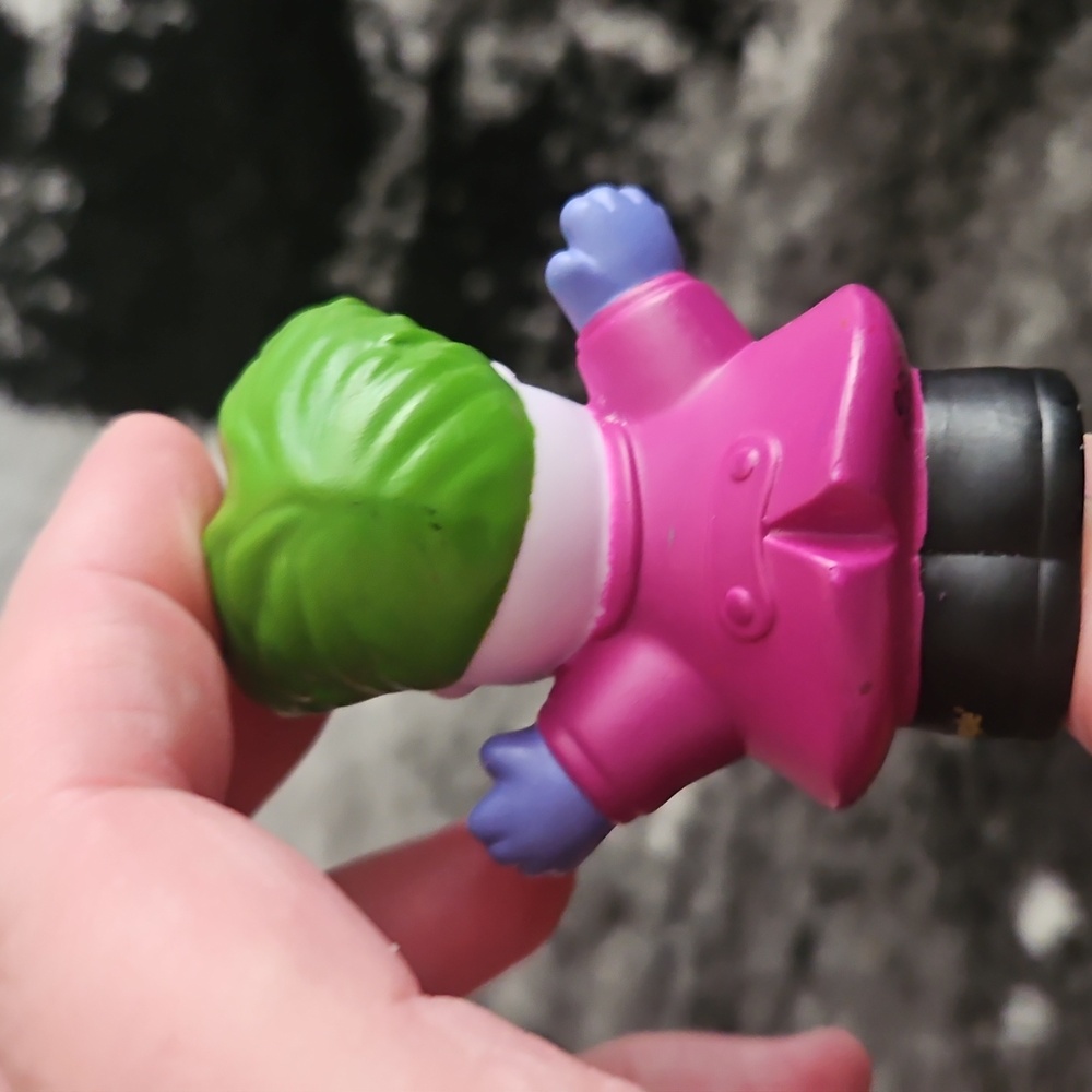Fisher-Price Little People The Joker Figure from the DC Super Friends collection - Picture 3 of 6